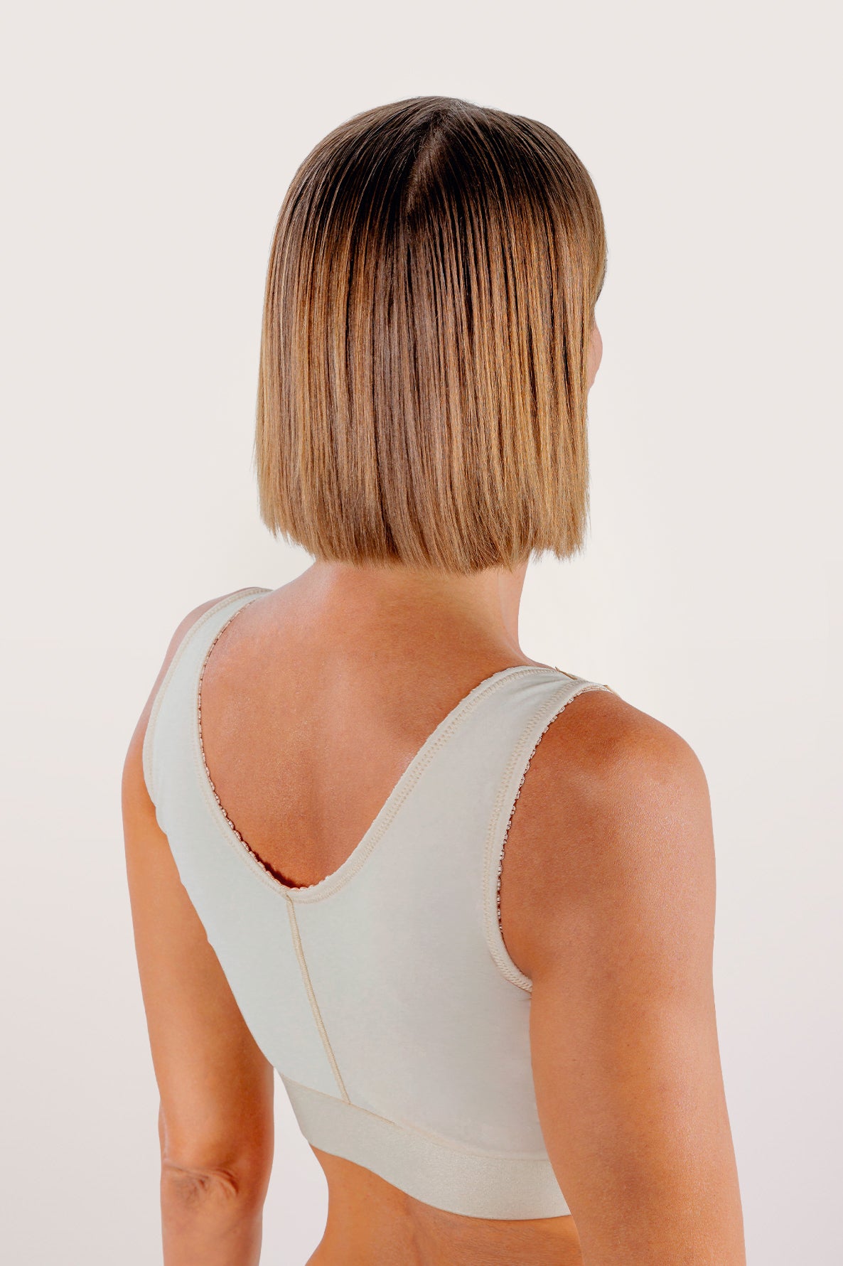 Brasier post operatorio con copas sin costura (BR08)